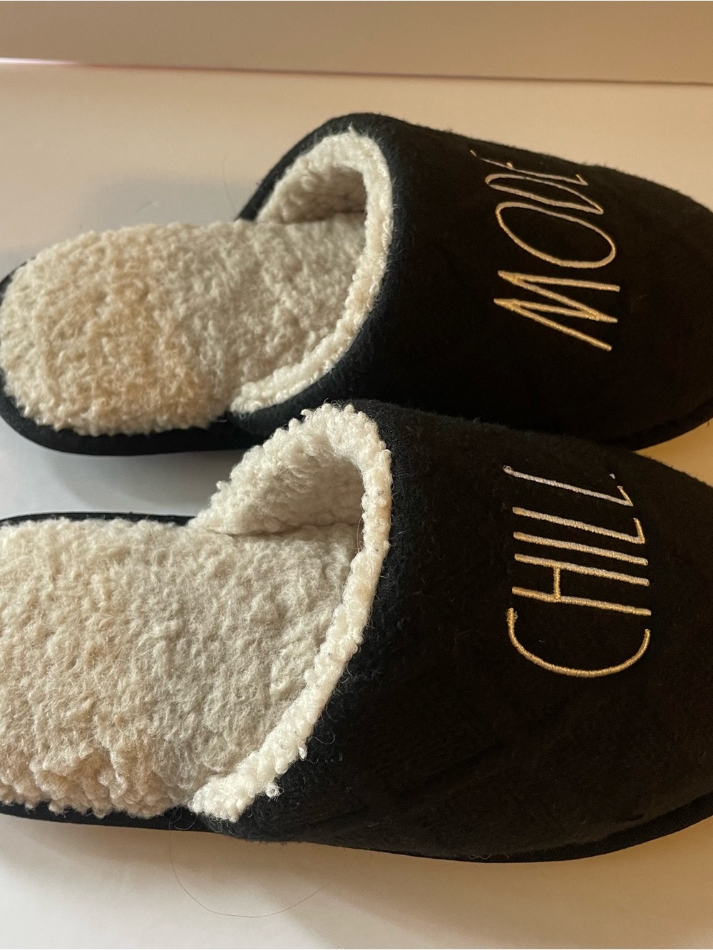 Rae Dunn "CHILL MODE" Black Quilted Sherpa Lined Slide Slippers - Women's Size S